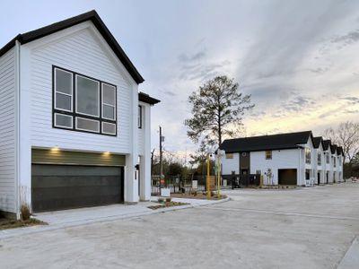 New construction Single-Family house 1208 Highland Square Lane, Houston, TX 77091 - photo 0