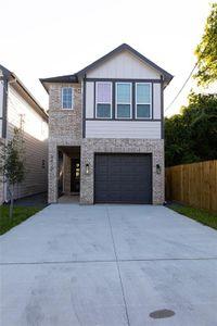 New construction Single-Family house 8415 Sunnyhill St, Unit C, Houston, TX 77088 - photo 0